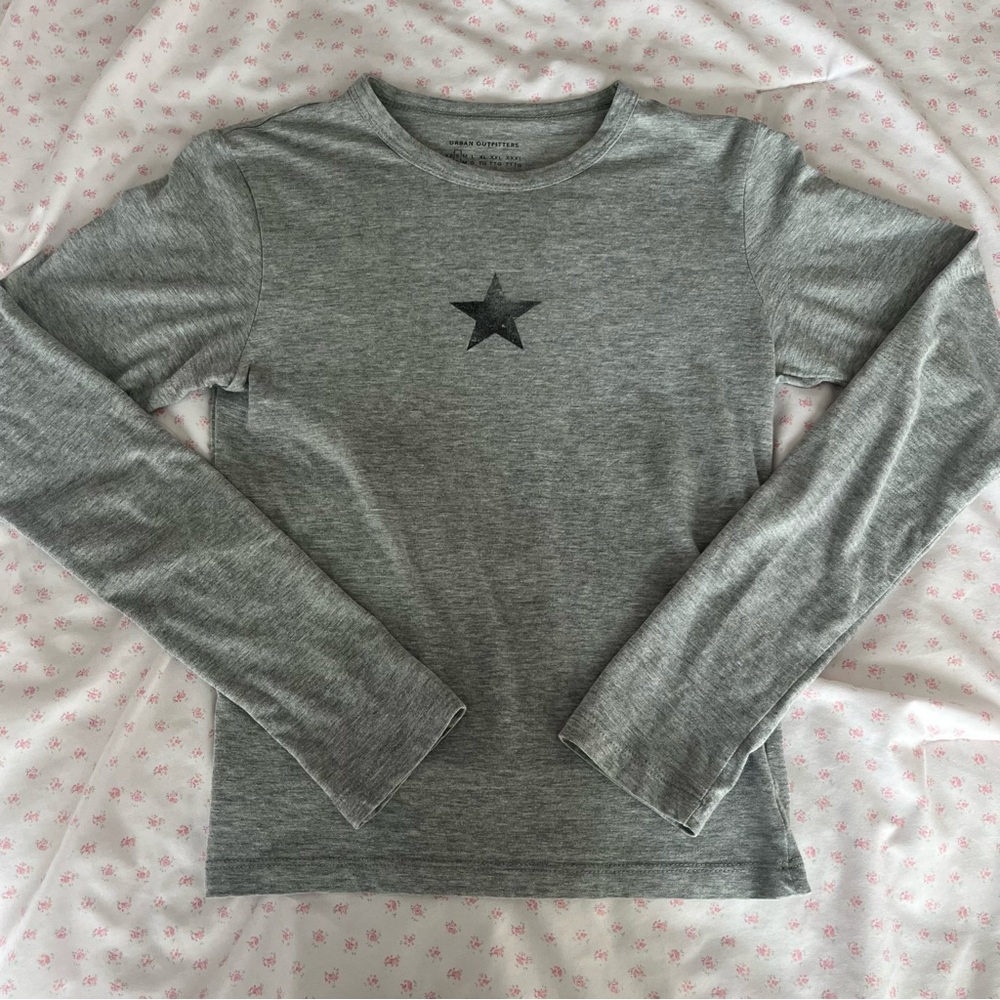 Urban Outfitters star long sleeve tee♥️♥️